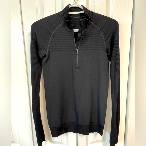 Lululemon Keep the heat 1/2 zip - Picture 4 of 5